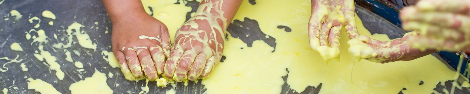 Te Pahu Preschool children messy play with paint